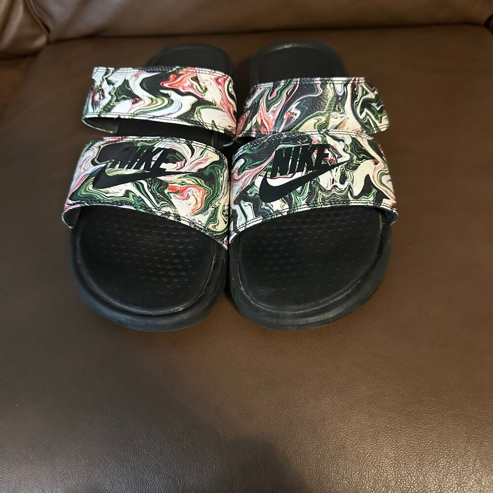 Nike Women's Benassi Duo Ultra Slide Sandals